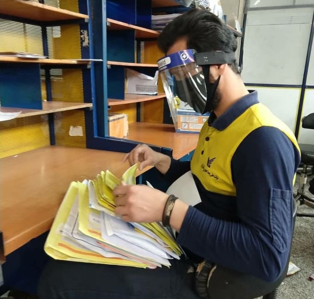 tara_barg's tweet photo. No snow, no rain, no heat, no darkness of night, and even spread of #Coronavirus during these days have not been able to stop #Iran_postal_staff.

@UPU_UN
@azarijahromi 
@eghbalkhah 
@mrghaderi 
@hasanamidi https://t.co/s9r8ZpdDJX