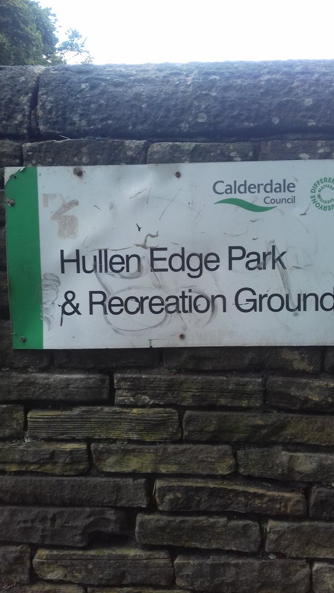 CMBC_CPT's tweet photo. Team 3 Foot patrol around Hullen Edge Park meeting the locals
@calderdale
@CMBC_CSRT
@Suewarden306
@WardenRonan304
@wardenseb324
#keepcalderclean
#keepcalderdalesafe https://t.co/HGoLjBzZdQ