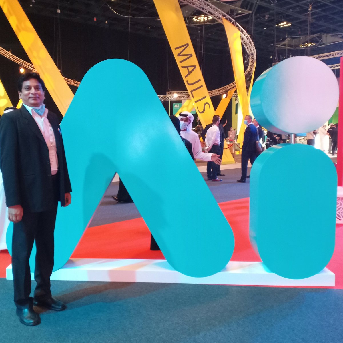 vfrancisjohn's tweet photo. #live @ #RestartDubai #RestartDubaiEvents by @AIEverything1 at @DWTCOfficial with @DGWorld3 @Huawei @ArubaEMEA @kearney @rta_dubai @HikvisionHQ @zoho where #johnofthings #john10x #intelligentbeings #vfrancisjohn #ai #BigData #DataAnalytics #ArtificialIntelligence #AIEVERYTHING https://t.co/TKQuvzH7Qf