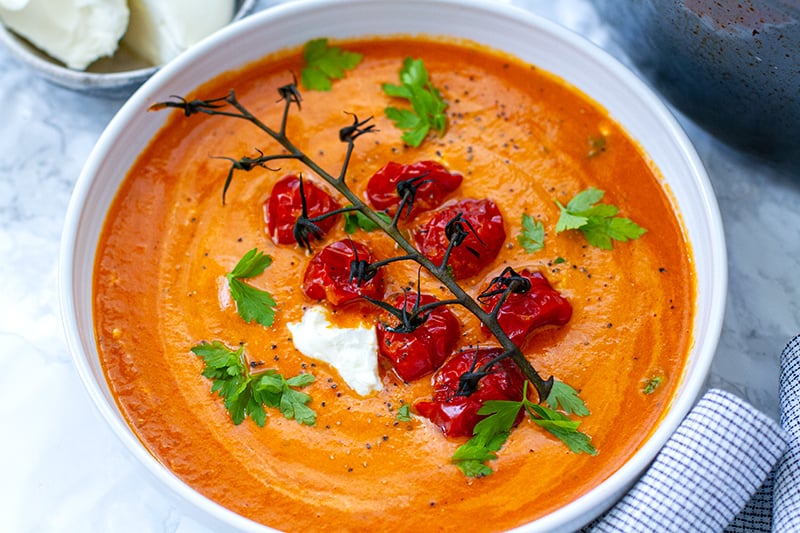 Sydney weather today calls for this roasted tomato soup with mascarpone cheese 🍅🍅🍅 #HealthyRecipes   irenamacri.com/recipes/roaste…