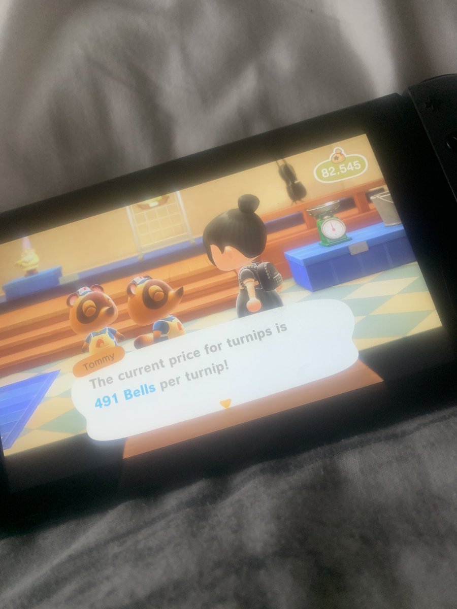 alex_j120's tweet photo. Turnip prices are 491 bells. 99k bell fee, will need a pole vault to get to shop #ACNHturnips #AnimalCrossingNewHorizons #ACNH #TurnipPrice https://t.co/hqVocvHWOr