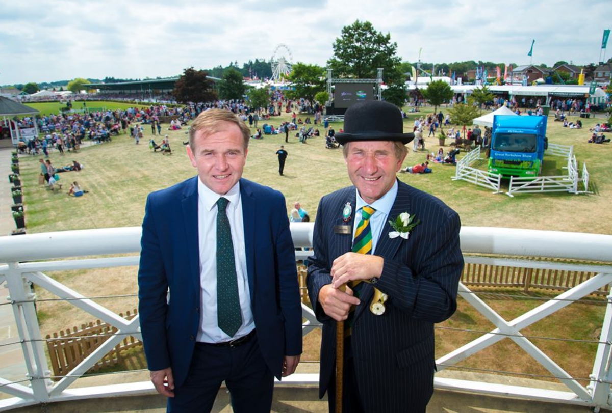 greatyorkshow's tweet photo. Watch the exclusive message from @DefraGovUK Secretary of State, George Eustice. Here, Mr Eustice offers a message to the #farming community and answers questions from the @YorksAgSoc - https://t.co/EjJvs06igg #VirtualGYS https://t.co/Gmfwanu6z9