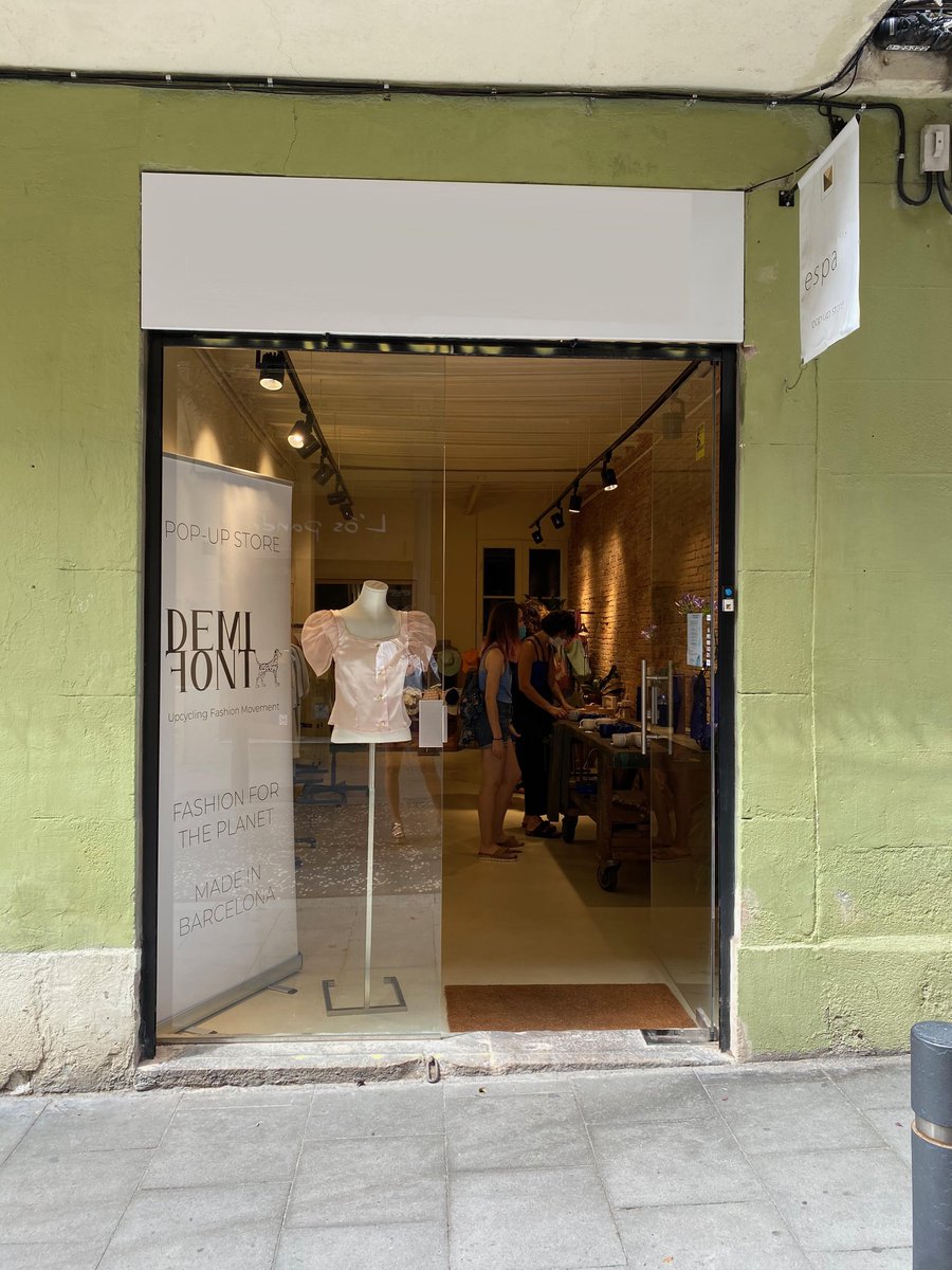 bookacorner's tweet photo. Os compartimos las fotografías de lo que fue la pop-up store de Demi Font impulsada por Book A Corner en la ciudad Barcelona.

#creatuoportunidad #popup #popupstore #popupshop  #demifont #demistyle #retail #eventos #tiendaefimera #espacio #gracia #barcelona #bookacorner https://t.co/vq46UvLjQD