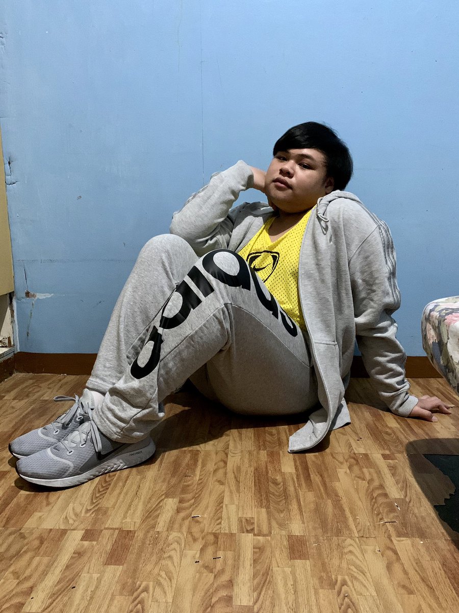 _aesyullii's tweet photo. Excuse me, can you remind me who Jennie Kim is?
@ygofficialblink @BLACKPINK #HowYouLikeThatJennie https://t.co/7kr13ajSBN