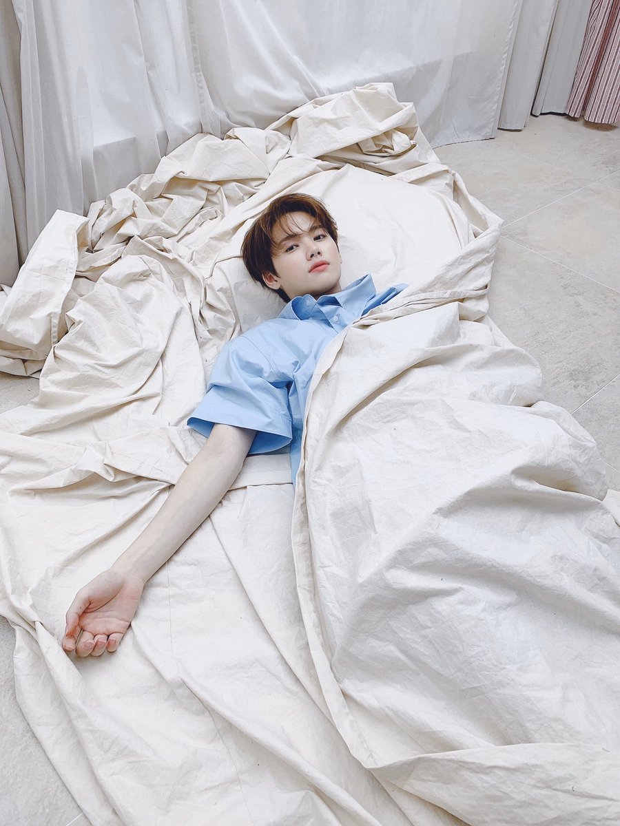 CRAVITY_twt's tweet photo. 낮잠은 이불덮고주무세요💙
#민희 #포토바이앨런 #덩그러니 #맵스 https://t.co/eaPt2CGBRF