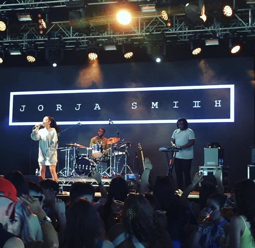 StevieGrainger's tweet photo. Longitude memories on the timeline are killing me. ESP a sparsely attended @JorjaSmith show that was really special 3 years ago 

@IBEYofficial @redbullIRE @longitudefest @mcd_productions https://t.co/WnJuaXJusk
