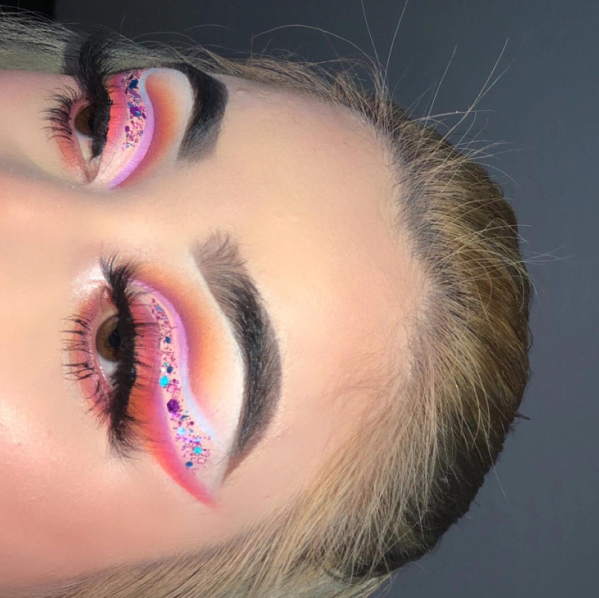 glambymaya19's tweet photo. Lashes: @TRILLCOSMETICS 💖💜
Eyeshadow: MN @bhcosmetics &amp; ZuLu @juviasplace 💖💜
Brows: (Dark shade) @ABHcosmetics 💖💜
Concealer: Elf (Fair warm) @elfcosmetics 💖💜
Foundation: @collabmakeup 💖💜
Glitter : @d_l.beautyy 💖💜
Liner : @dulzuracosmetic 💖💜 https://t.co/5rt7tVydHm