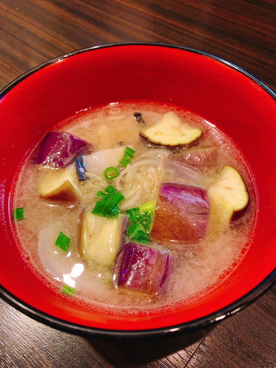 新潟 古町 創作居酒屋 あさや こんばんは 18日まで7周年記念によりお会計から Offとなっております 聖籠産岩牡蠣 くじら汁ありますよ 本日早い時間はあと1席空いております