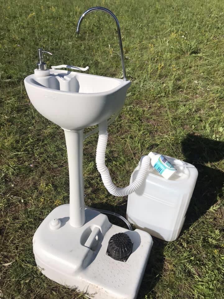 Байгальд ийм тухтай амрах нөхцөлийг <a href="/otogloy/">Otogloy</a> бүрдүүлжээ. Цар тахлын үед дотоодын АЖ-ыг тултал дэмжих учиртай гэж бодогдоно. Хоол, цэвэрхэн 00  гээд бүх шийдэл нь байгальд ээлтэй нь маш их таалагдлаа. Бусдад төвөг саад болохгүй, архидахгүй,22:00 цагт амарна гэсэн күүл дүрэмтэй.