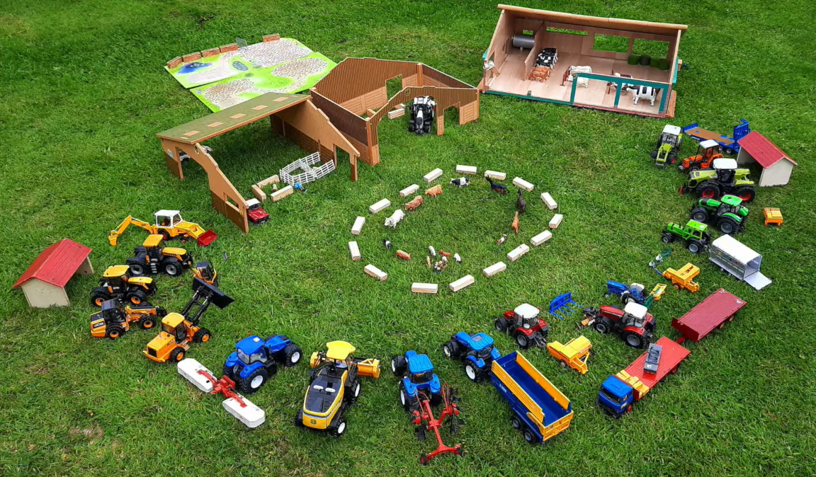 greatyorkshow's tweet photo. Competition Finale: Create Your Own Great Yorkshire Show - To celebrate the show’s appeal to younger visitors, we teamed up with #Toyland & invited parents to send us photographs of their children’s own creations. Here are the results - https://t.co/EjJvs06igg #VirtualGYS https://t.co/OjCzyzDCNS