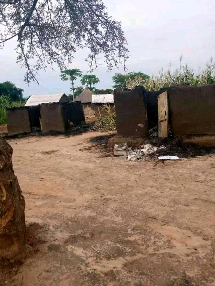 A two days clash between the Kuku and Nueri tribes of South Sudan refugees in Palorinya Refugee Settlement in Uganda has left three dead and multiple of properties destroyed.
Police and Army have stepped in to control the situation.
<a href="/RadioMiraya/">Radio Miraya</a> <a href="/gogirlsictjuba/">GoGirls ICT Initiative</a> <a href="/intertwilight/">r0g_open culture</a>