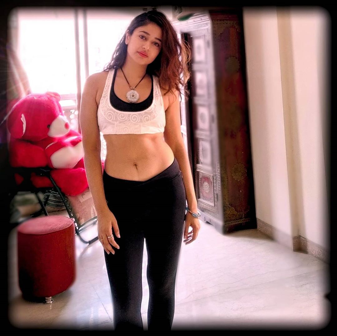 PoonamBajwa555's tweet photo. #PoonamBajwa : "🖤🖤🖤✨✨✨🪐This moment creates all the other moments #nowisforever🪐✨✨✨#🖤🖤🖤" https://t.co/wEvKfui0jY