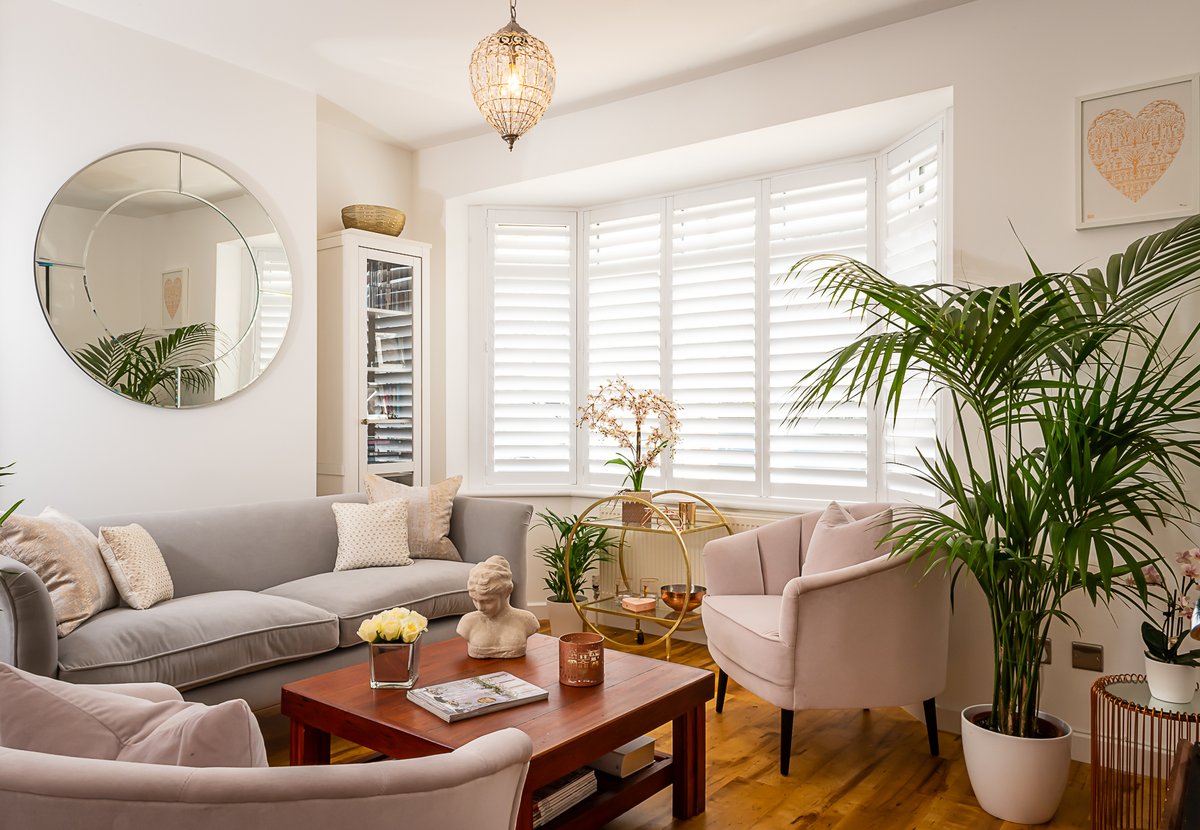 Will plantation shutters make my rooms dark?

The overwhelming response from customers and ourselves is NO. The beautiful satin finish helps reflect a lovely soft light into the room. 

#shutters #plantationshutters #windowdressings #interiordesign