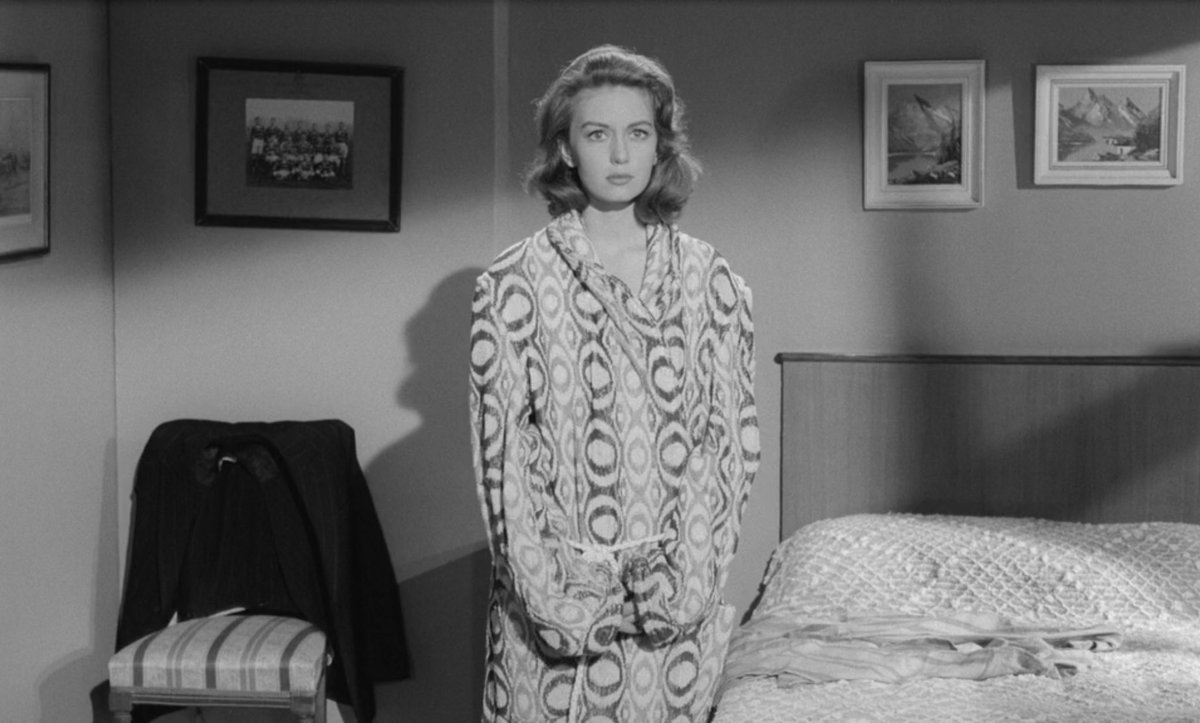 oscarmoviebuff's tweet photo. SCHOOL FOR SCOUNDRELS
Dir: Hal E. Chester, Robert Hamer, Cyril Frankel
Year: 1960
🇬🇧
#SchoolforScoundrels #HalEChester #RobertHamer #CyrilFrankel #IanCarmichael #TerryThomas #JanetteScott #AlastairSim https://t.co/9g2PJHLXNv