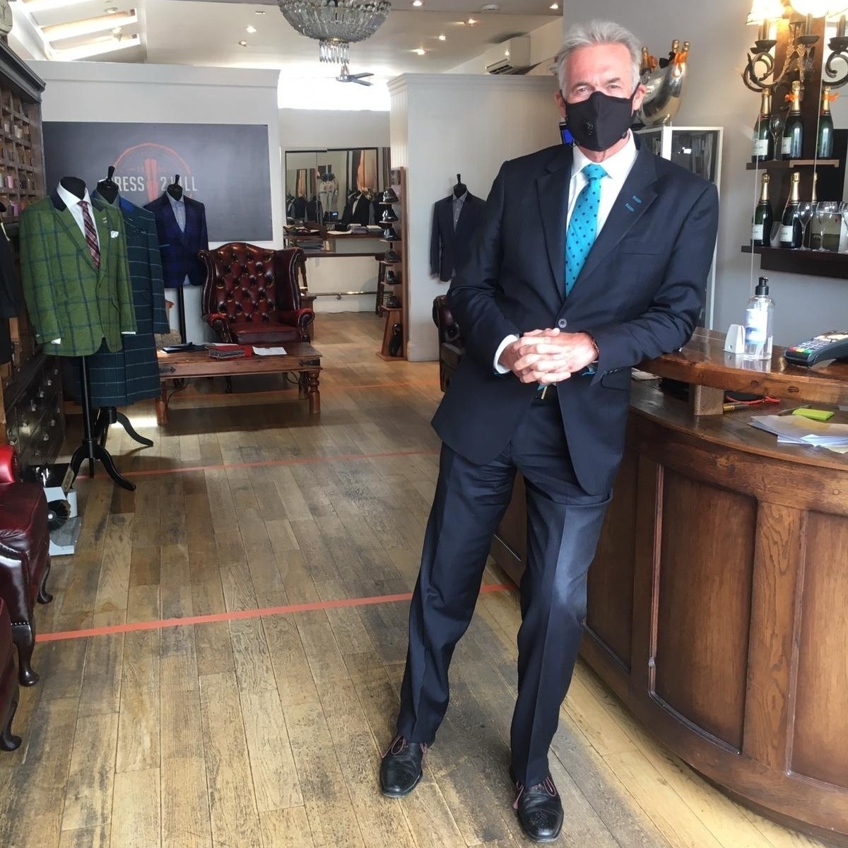 dress2killuk's tweet photo. Good Morning Britain’s Dr Hilary Jones ordering some new threads and supporting local business  and his favourite tailor!

#Dress2Kill #TailoredSuit #BlackTie #WeddingSuits #TweedSuits #ExclusiveDesign #Fashion #Suit #SuitUp #SuitedBooted #Tailors https://t.co/VPMFPPRHrf