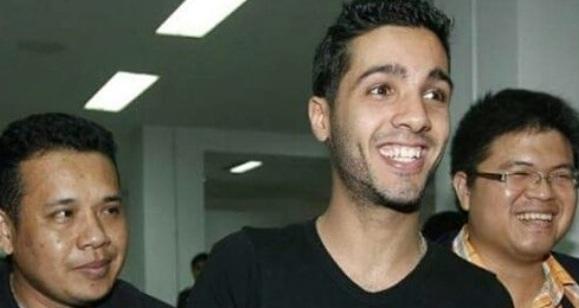 #twitterhacked
Arkadaşlar Herkes Bu Adamı Övüyor Ama Adamın Haram Para İle Yardım Yapmış Oldu bildiğin bunun ovulecek bir tarafı yok. "Haram Para Sidikli Atletete benzer siz onu yardım diye verirseniz sidikli atleti biraz daha kirletip Vermiş olursunuz"