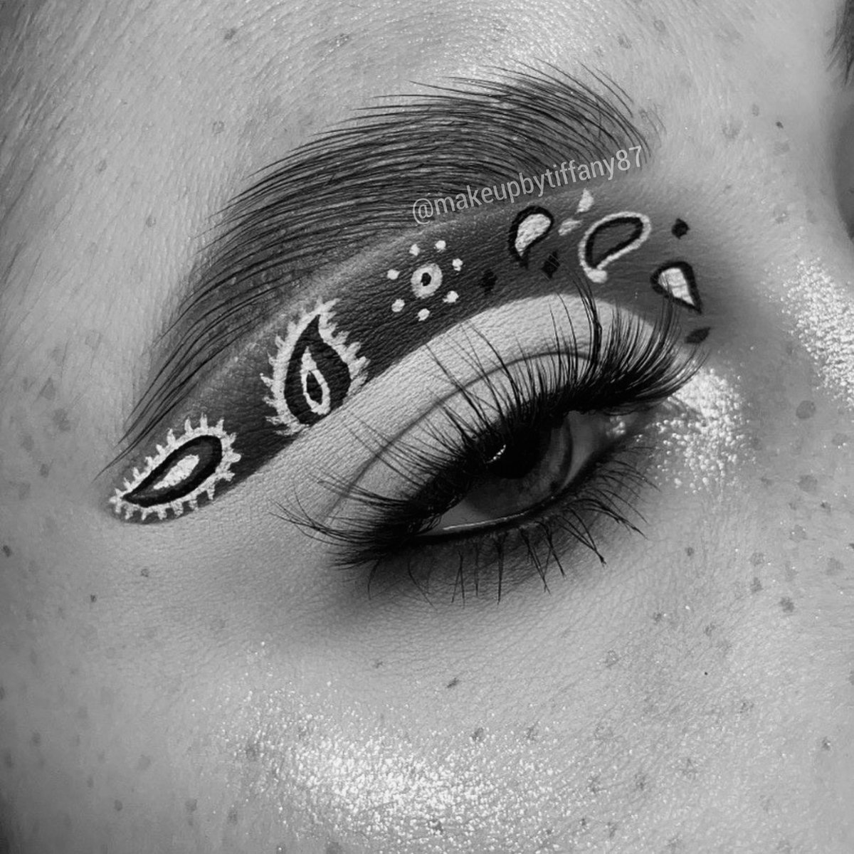 I will be posting this Bandana inspired look on my IG in color next week. Follow me @ makeupbytiffany87 to see what it looks like it color. #bperfectcosmetics #makeupaddict #bandanamakeup #rainbowmakeup #eyemakeup #makeupacrime