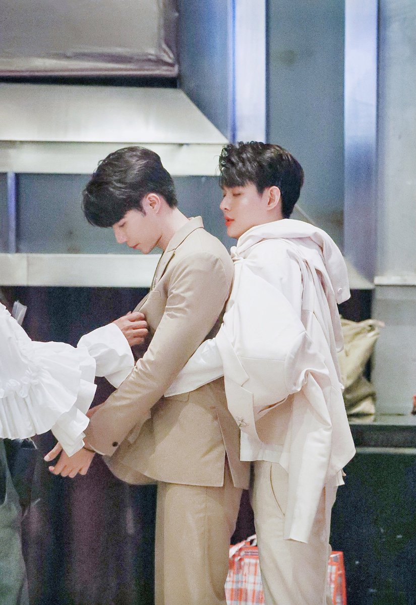 < 13 >another backhugs from saint, and look at them rubbing p'chen's tummy while their hands are intertwined  was that really necessary?