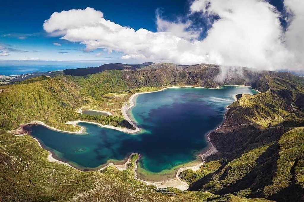 AzoresWhatElse's tweet photo. O que achas da foto? Deixa a tua opinião nos comentários!
.
Photo By @chrisweidenbach.de - F I R E  L A G O O N

#aerial #dronepilot #dronepanorama #panoramic #droneshot #instadrone #djimavicair #azoren #inselhopping #atlanticocean #atlantic #lagoadofogo #firelagoon #dronesh… https://t.co/Dfa5X82aWQ