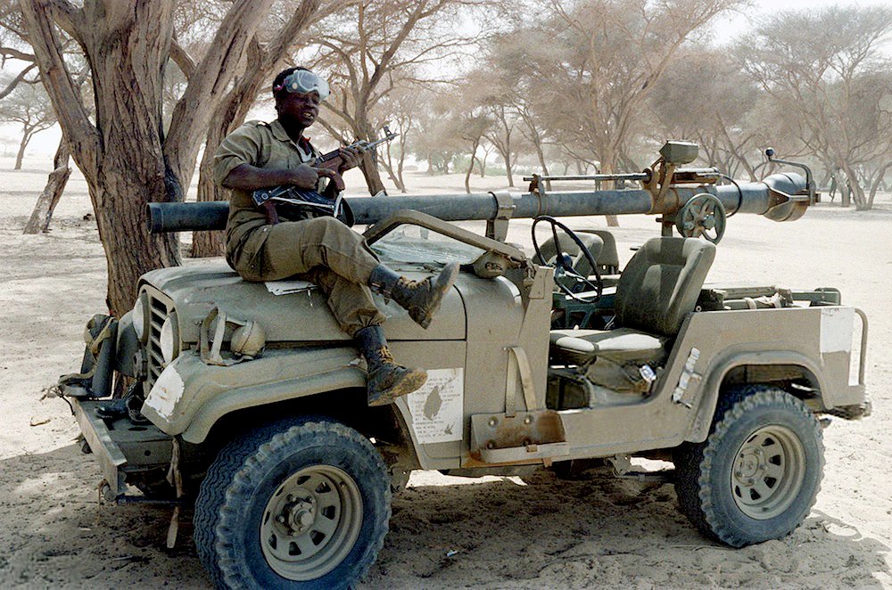 A Korean-built Keohwa KH-5GA2 106mm RCL gunship with the National Armed Forces of Chad, near Ouadi Doum in April 1987 during the #ToyotaWar between Chad and Libya