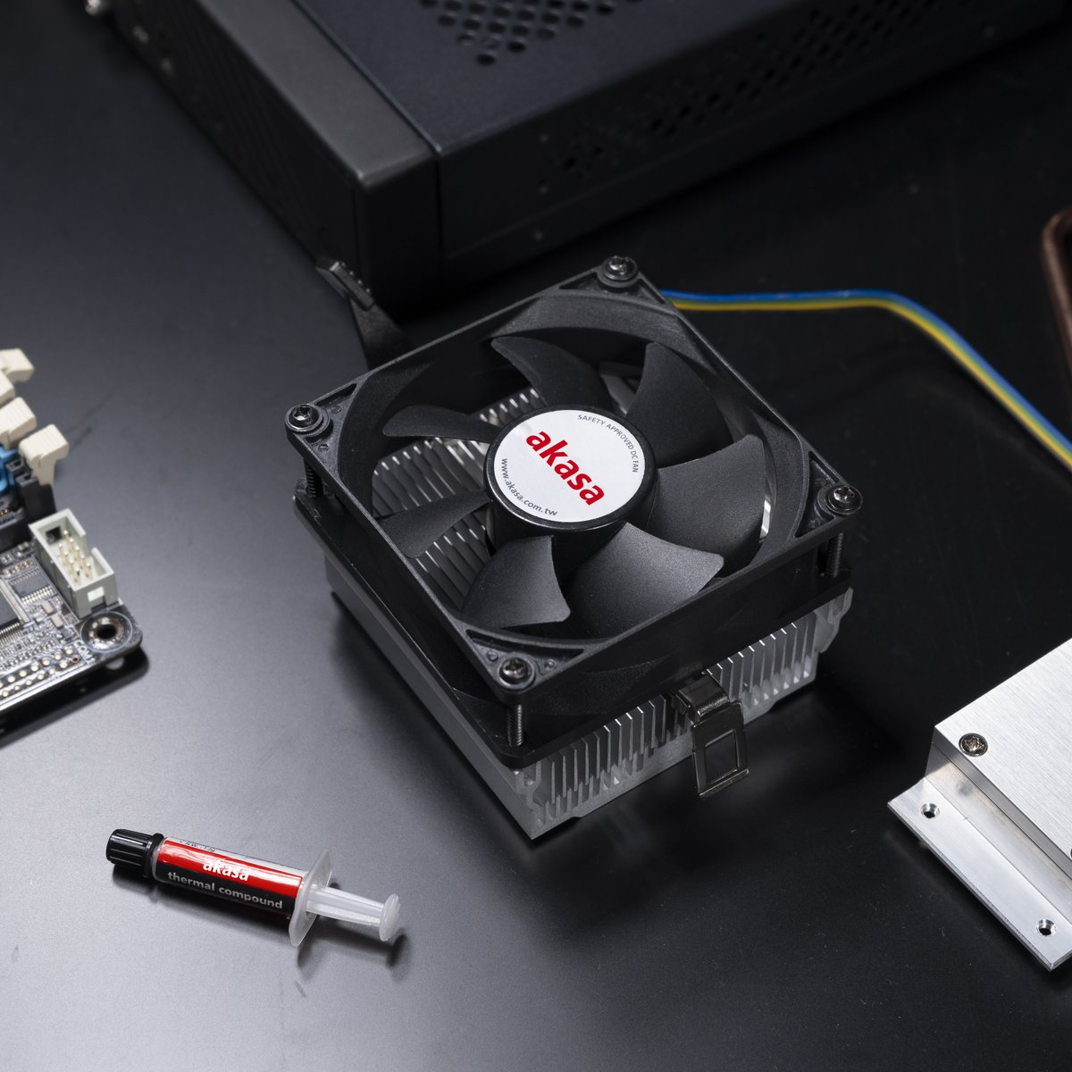 akasa_tech's tweet photo. The ultimate low-noise, high-performance cooler for your AMD CPU. Featuring intelligent PWM control for powerful yet whisper-quiet cooling up to a TDP of 95W. See more here: https://t.co/PZ1kZ6yZop
#Akasa #CPUcooler #CustomPC #AMDCPU #QuietPC #Heatsink https://t.co/euomRbFEB4