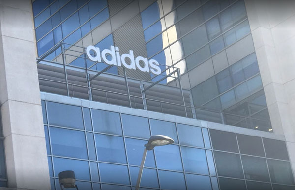 CMDsportMulti's tweet photo. .@adidas_ES obtuvo 13,2 millones de euros de beneficios en 2019, un 55% más que el año anterior https://t.co/sTjhdjFqB5 https://t.co/IWNxXD04bR