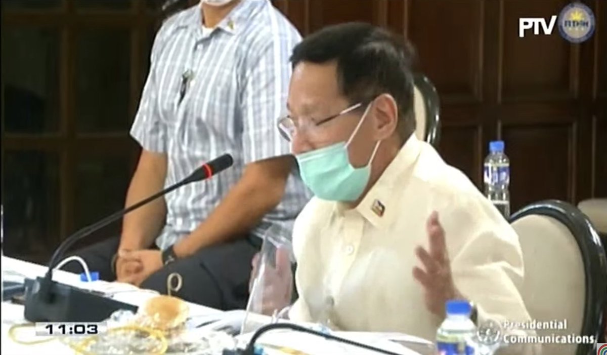 kaloi_zarate's tweet photo. ...kapag ganito magsuot ng #facemask ang health secretary, no wonder pati meaning ng #FlattenTheCurve ng #COVID__19 infecyion ay talagang sablay !!! #FreeMassTestingPh https://t.co/IVMMEUmpXs