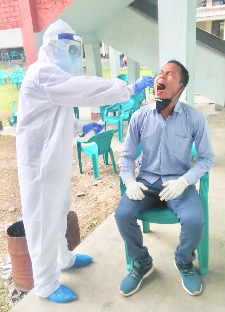 nhm_assam's tweet photo. #SwabCollection and #Screening by MMUs underway in #Bongaigaon district as a part of #NISCHAYATA initiative under #ATSP.
#HealthyAssam
#AssamFightsCorona https://t.co/Ooyz2oHhX3