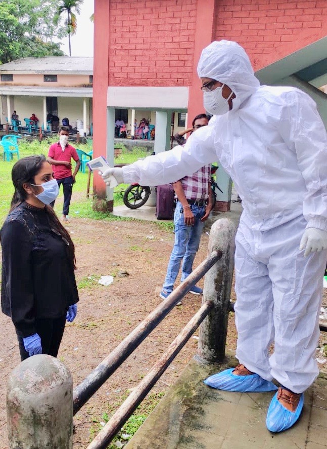 nhm_assam's tweet photo. #SwabCollection and #Screening by MMUs underway in #Bongaigaon district as a part of #NISCHAYATA initiative under #ATSP.
#HealthyAssam
#AssamFightsCorona https://t.co/Ooyz2oHhX3