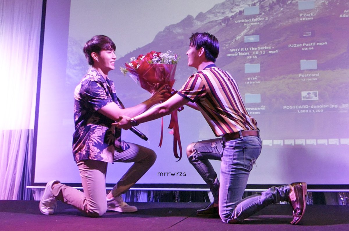< 15 >this was the time when zee had his solo fanmeeting and saint surprised him with a bouquet of roses