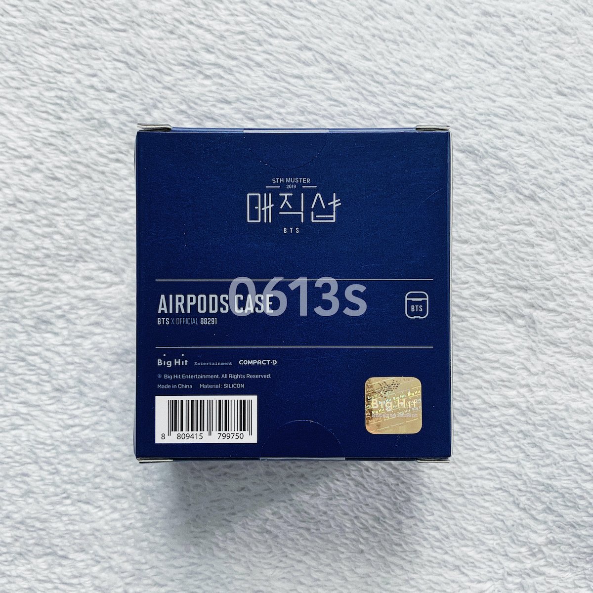 0613s_'s tweet photo. ☀️ 2020 CLEARANCE SALE

• BTS OFFICIAL 5TH MUSTER AIRPODS CASE - P900

※ onhand (+ sf)
※ cod &amp; 10% cashback : https://t.co/pTLwruivno
※ see profile for more https://t.co/MkTKQ0IfaZ
