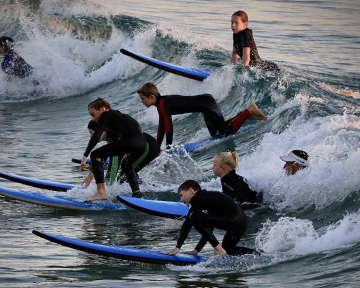 srobson's tweet photo. A great start to a Thursday with the Year 4&amp;5 surfers @SAACSPORT https://t.co/KuEwAF5JQl