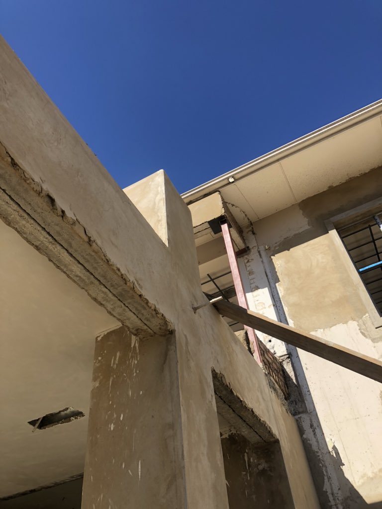 arquetect's tweet photo. On site. One of our Construction, Interior design& installation projects in Houghton, Joburg.
Structure almost done, now to start the fun part: interior design
#AlterationsToanExistingHouse #TopCentrePropertiesGroup + #ThinkDesignStudio https://t.co/Nhu09ocWlJ