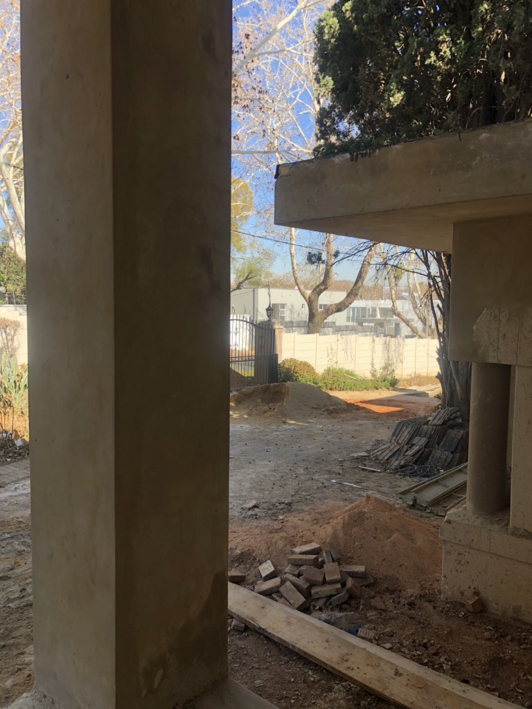arquetect's tweet photo. On site. One of our Construction, Interior design& installation projects in Houghton, Joburg.
Structure almost done, now to start the fun part: interior design
#AlterationsToanExistingHouse #TopCentrePropertiesGroup + #ThinkDesignStudio https://t.co/Nhu09ocWlJ