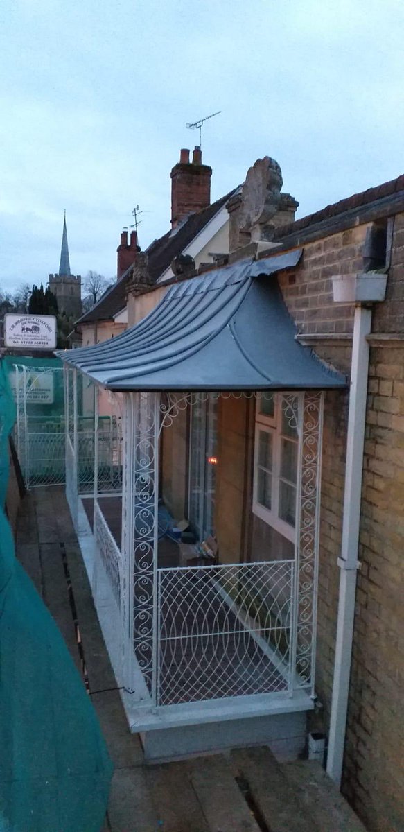 Revive_Restore1's tweet photo. Total renovation to this beautiful balcony is almost complete. #Suffolk #periodproperty #conservation #traditionalmethods #restoration https://t.co/AUCqSZRfTQ