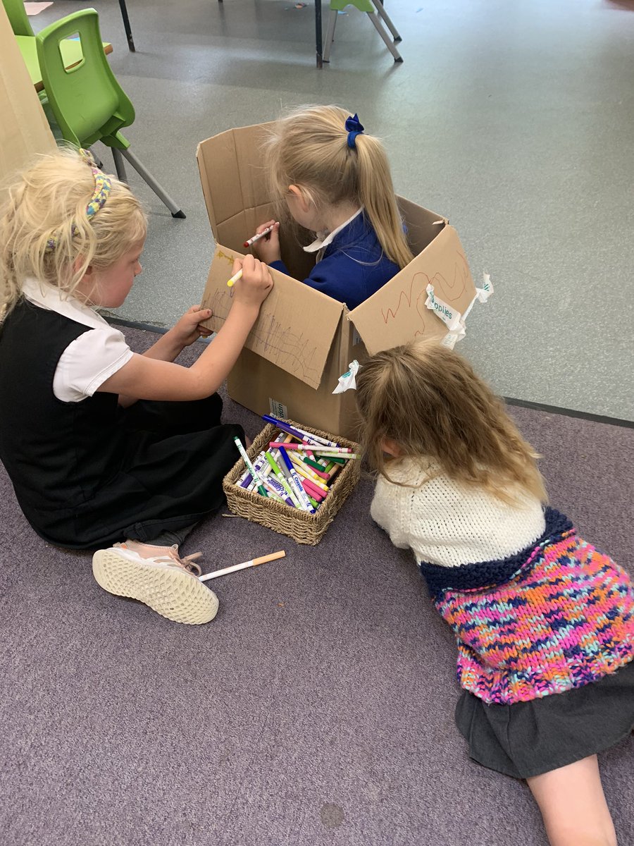 WonderfulWrens's tweet photo. The happiness an empty, cardboard box can bring! Today our box is a magical car which is going to take us to Unicorn Land 🦄 🌈✨ https://t.co/F9xEjh82Z4