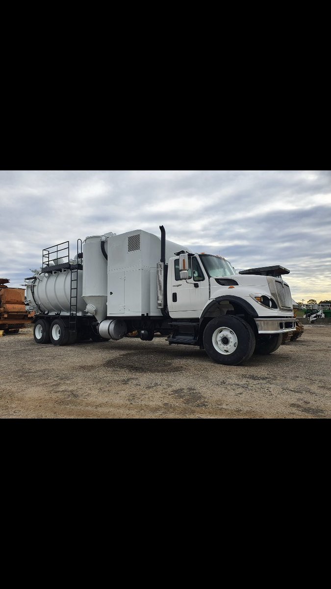 BruceEquipment's tweet photo. 2009 INTERNATIONAL WORKSTAR 7600 VAC TRUCK
PRICE: $128,500
S/N:: 1HTWYAHT39J131618
Location: Spartanburg,SC
-10,470 hrs
-Mileage: 224,120
-Vac Tank-Guzzler Manufacturing Very Nice Condition
-Cummins Engine
#bruceequipment https://t.co/dPQI6qW7sh