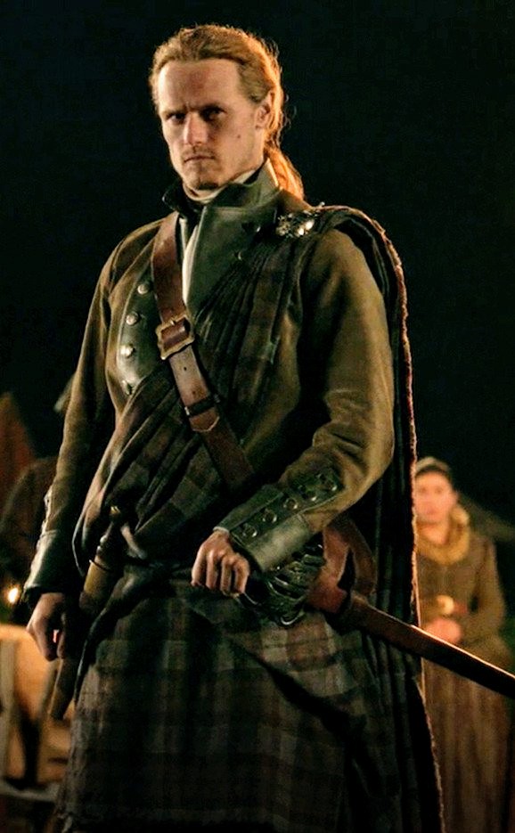 oscardismore2's tweet photo. A life size cut out of #SamHeughan as #JamieFraser in tricorn & redcoat or tricorn and leather coat or season 5 kilt.....π€
Just a thought.
So many possibilities....... https://t.co/2QIpu9fxjH