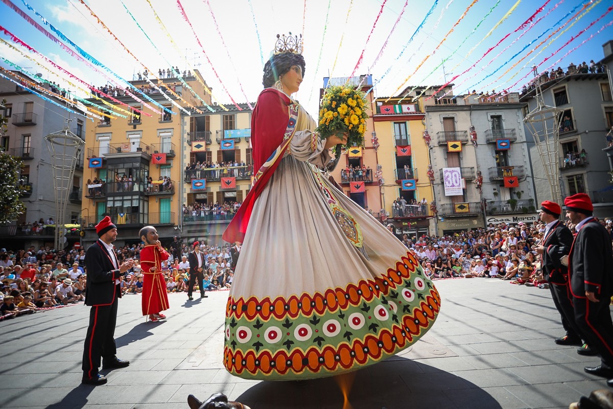 FestesdelTura's tweet photo. ☝ Avui ens toca posar seny. Ja vindran temps per la rauxa. 

Visca la Mare de Déu del Tura! https://t.co/flwiQSYwID