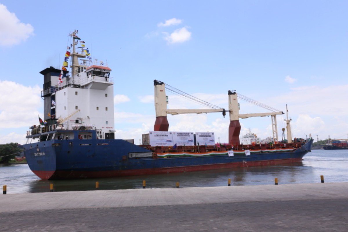 mansukhmandviya's tweet photo. Historical day in Maritime relations of India and Bangladesh. North Eastern Region of India is now connected by sea-ports of Bangladesh!

Digitally flagged off the first trial movement of container ship from Kolkata Port to Agartala &amp; Assam via Chattogram Port of Bangladesh. 🇮🇳🇧🇩 https://t.co/q6rSULgJ0U