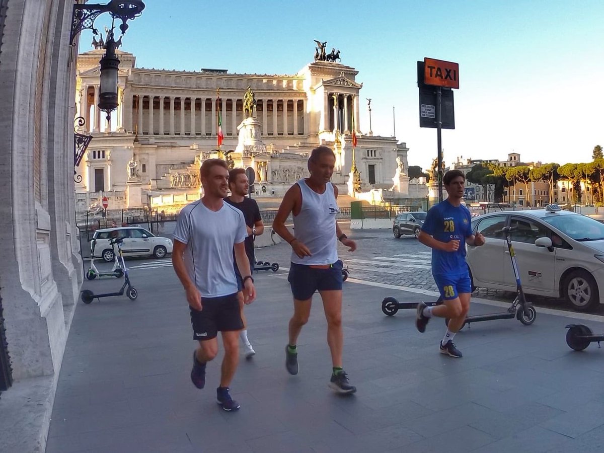 RomaWakeup's tweet photo. Great morning with my new friends runningtours #funrun #runningamsterdam #sightjogging
#instarun #sightrunning #sightjogging #joggingtours #runningguide #runamsterdam #sweatandsightsee #cityrunningtours#spqrun #roma #turismoromaweb #madruntour 
#londonmarathon
#bostonmarathon https://t.co/jpdxAUrQpJ