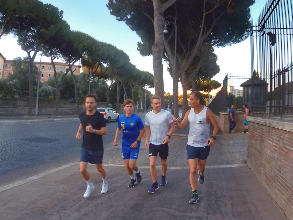 RomaWakeup's tweet photo. Great morning with my new friends runningtours #funrun #runningamsterdam #sightjogging
#instarun #sightrunning #sightjogging #joggingtours #runningguide #runamsterdam #sweatandsightsee #cityrunningtours#spqrun #roma #turismoromaweb #madruntour 
#londonmarathon
#bostonmarathon https://t.co/jpdxAUrQpJ