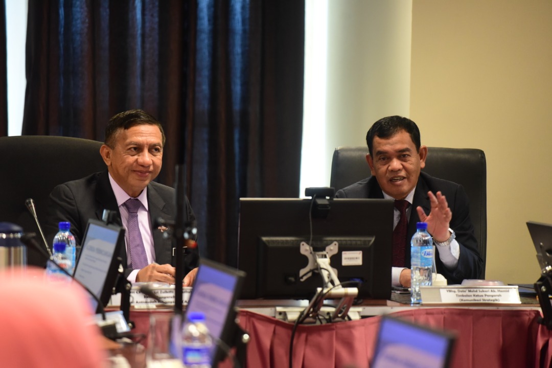 JPenerangan's tweet photo. Kunjungan Hormat YDH CP Dato’ Sri Zulkifli bin Abdullah, Ketua Pengarah Agensi Anti Dadah Kebangsaan (AADK) bersama wakil AADK ke Jabatan Penerangan Malaysia, 16 Julai 2020.

@AADKMalaysia 

#AADK
#KomunikasiKita
#JabatanPenerangan https://t.co/NdxCjL0khj