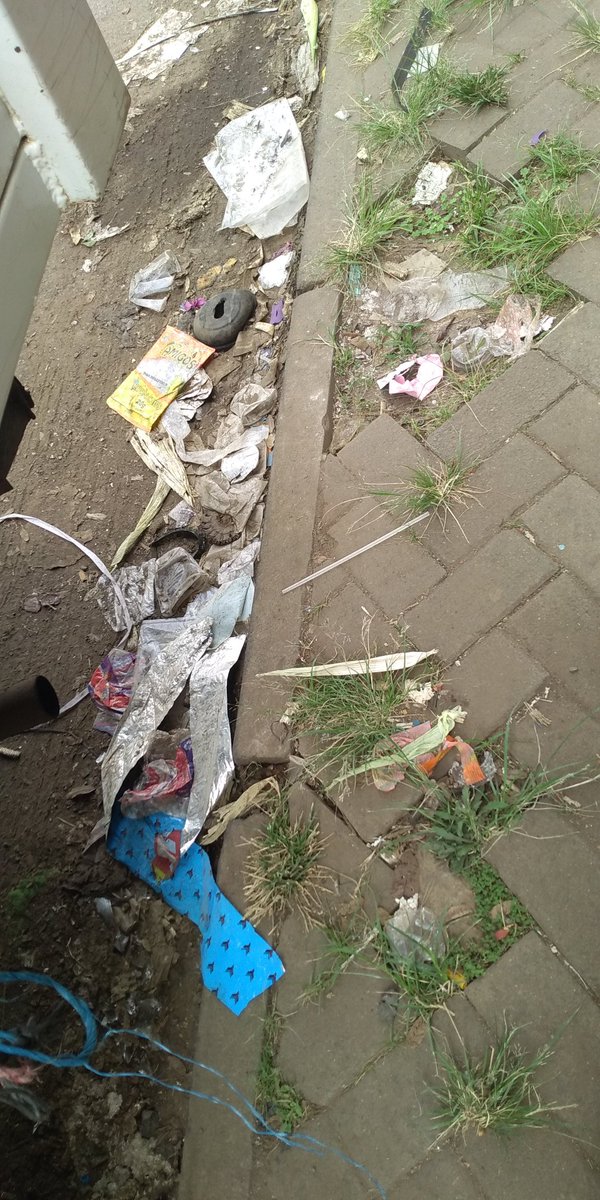 MuSta_BOND's tweet photo. Rubbish everywhere! Ngara Road was a busy place until @NMS_Kenya came and left us hanging. Poor roads and unclean streets seem like their cup of tea!
@ntsa_kenya @KTNNewsKE @ntvkenya @citizentvkenya 
#FordKenyaPartyRebels #Kenya #ericko #COVID19 #thursdaymorning #bettykyalo https://t.co/xPipSgWHOn