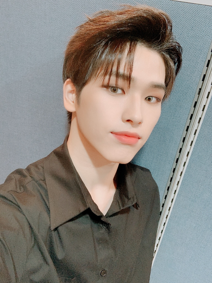 1the9__official's tweet photo. [#이승환]
8개월 만에 무대에서 만나는 원더나인 잘 보셨나요~~😆 오랜만의 무대라 그런지 쪼금 긴장한 모습이 보였지만...
역시 성장해나가며 더 멋진 무대 보여드리도록 하겠습니다!!❣

#원더나인 #1THE9
#LEESEUNGHWAN 
#TurnOver #BadGuy https://t.co/lAL9Giaj0b