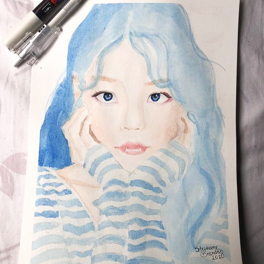 stebrandaoo's tweet photo. Fiz a @_IUofficial maravilhosa, rainha😍
I drew the beautiful @_IUofficial
(Queen😍)
#iu #iueight #iusuga #eight #kpop #kpopedit #kpopbrasil #bts #suga #desenhandocomigo #desenhar #aquarela #watercolor #watercolorpainting #blue #azul #kpopfanart
https://t.co/mviGueM6Ie https://t.co/W0KjjDAB9W