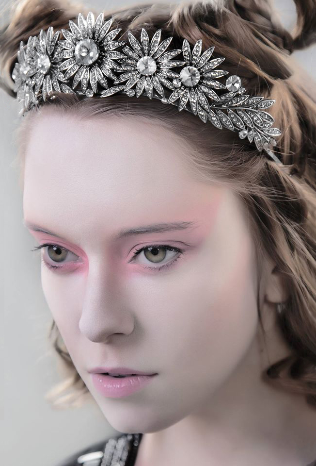 NINARAICOUTURE's tweet photo. 'DANTÉ' SWAROVSKI CRYSTAL FLOWER TIARA https://t.co/R1GASfcTcG
