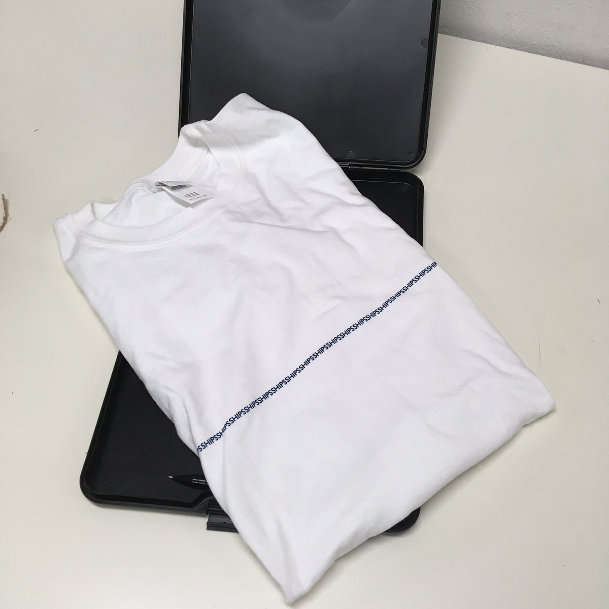 LaboSaunders's tweet photo. (107)Tシャツ

夏はやっぱりTシャツに限る！
ちょっとはみ出し気味。

#夏 #サマー #Tシャツ 
#Tシャツっていつのタイミングで着れなくなるかって難しい https://t.co/bLkZbb5tWJ