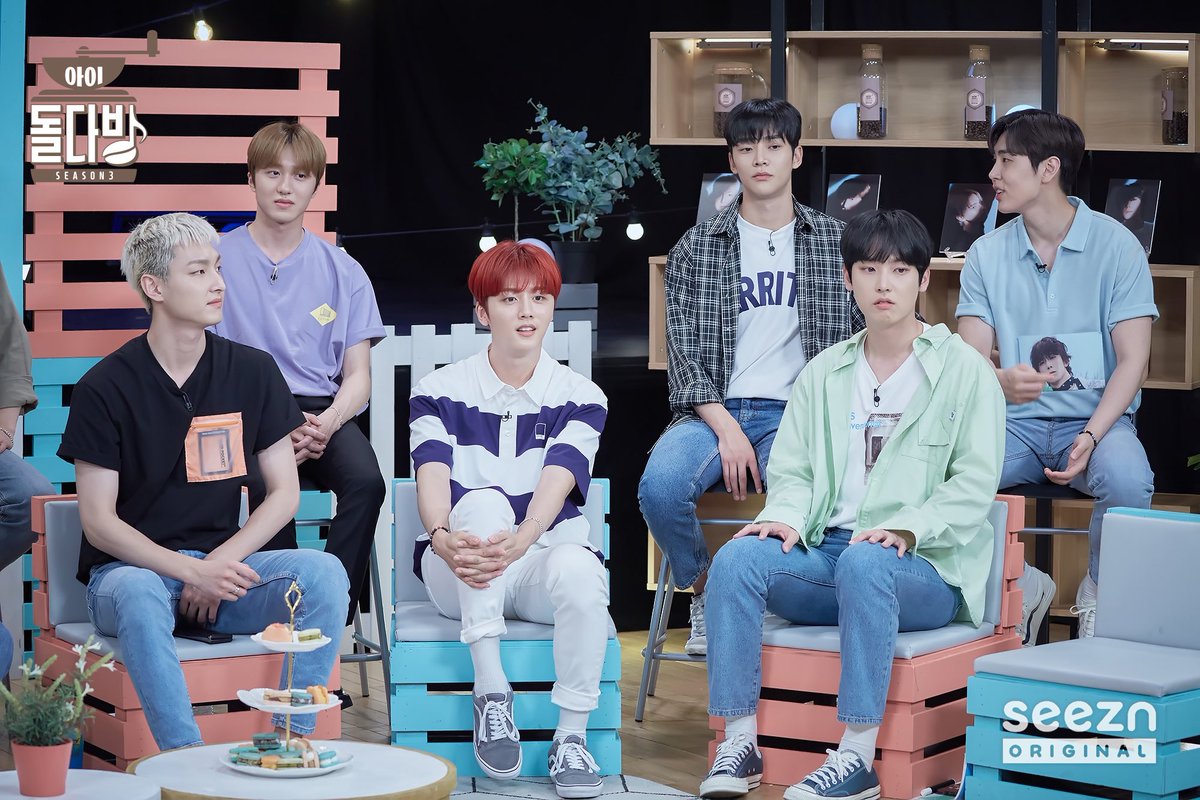 idoldabang's tweet photo. #아이돌다방 시즌3 <#SF9 편> 현장사진 공개😆
#셒구 향기에 제작진 모두가 취해버렸다는 촬영현장! 고화질로 보고 소장하세요💚
인스타그램 가서 사진 더 보기 👉 https://t.co/5QCaHf9lHj
#돌다방 #앤디 #유선호 #선호즈 #판타지 #Seezn https://t.co/WJVHiXeLUF