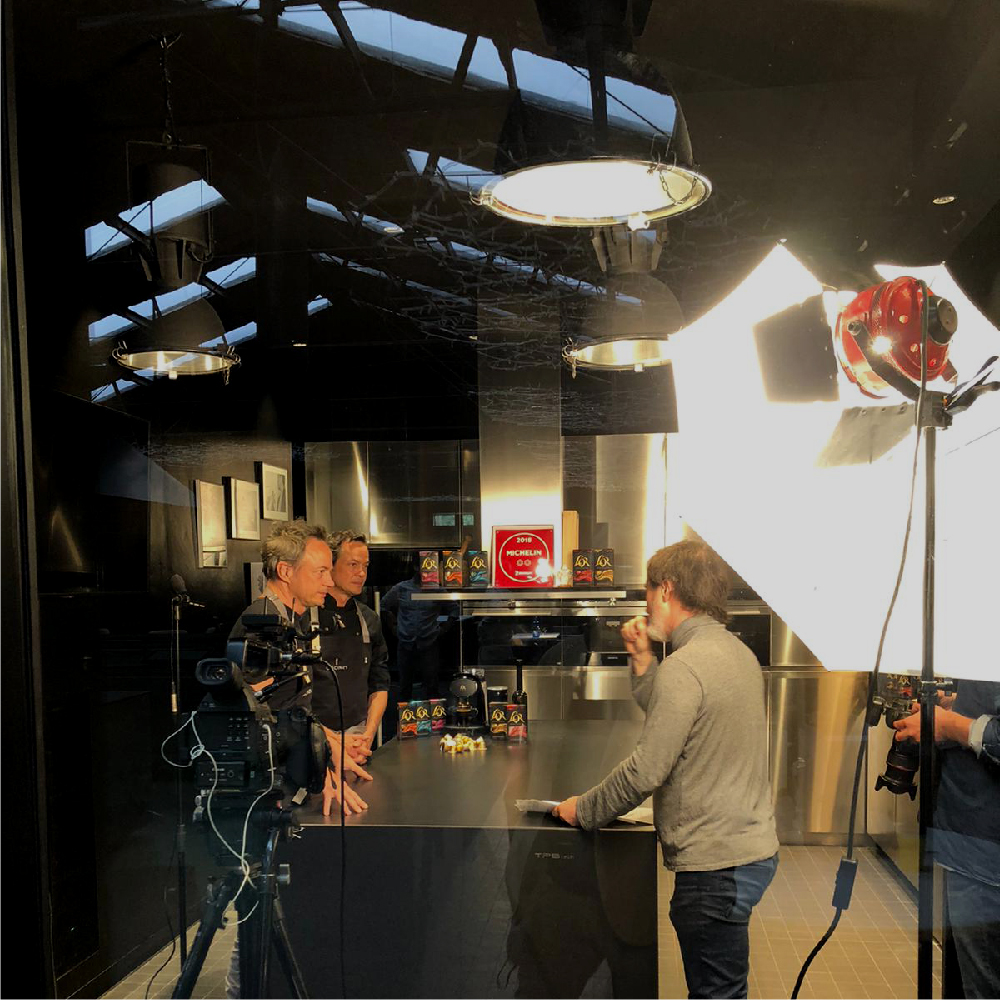 interprofitcom's tweet photo. Nos encanta #reconectar personas y empresas en proyectos únicos.
Y en eso ha consistido una de nuestras últimas acciones para #LOREspresso y @HermanosTorres. Una mañana en la que, además, fuimos espectadores de todo el expertise de Sergio y Javier 👨🍳👨🍳.
#WeAreInterprofit https://t.co/vsCowC5Chb
